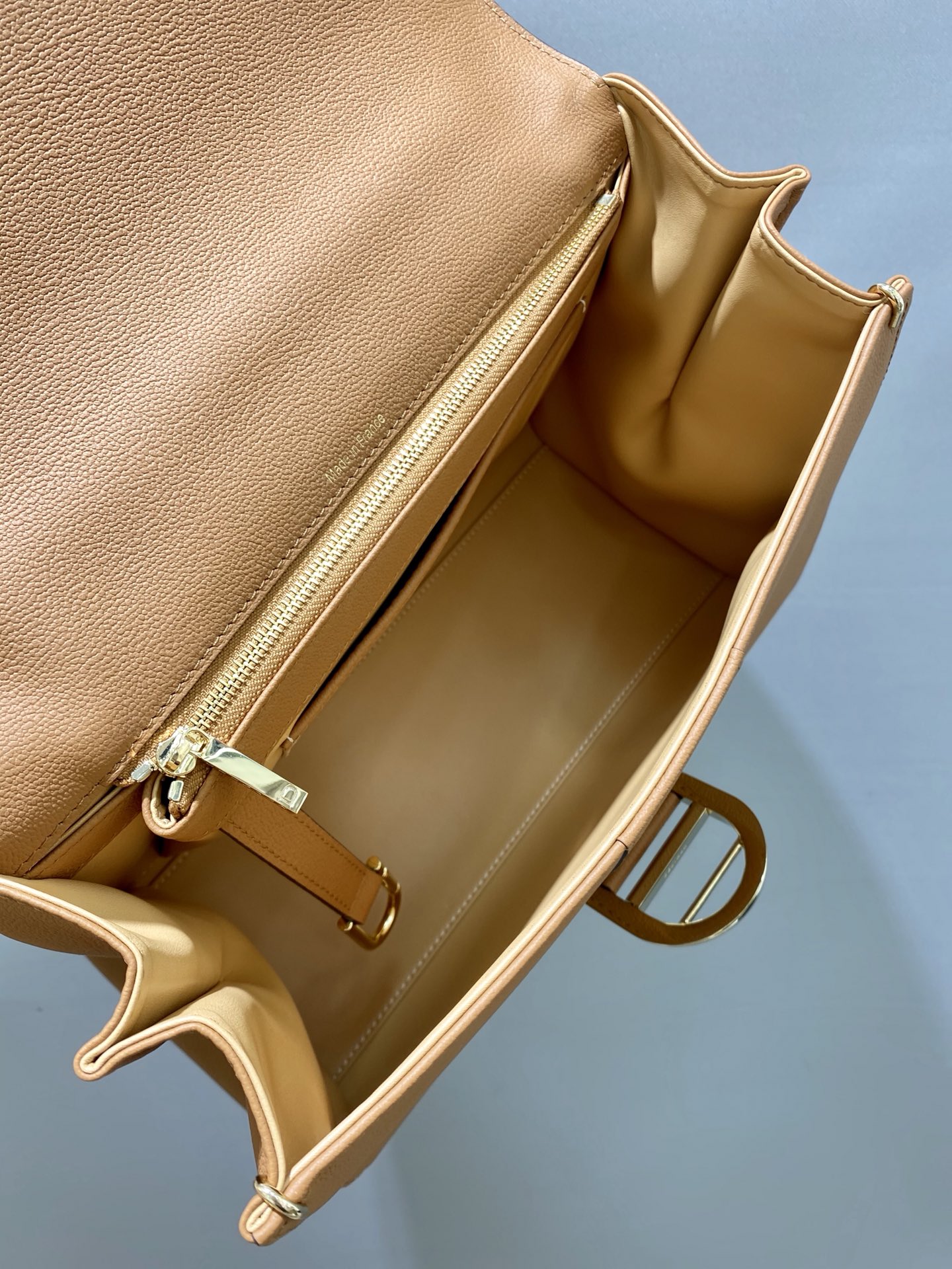 델보 브리앙 MM 토고백 미듐